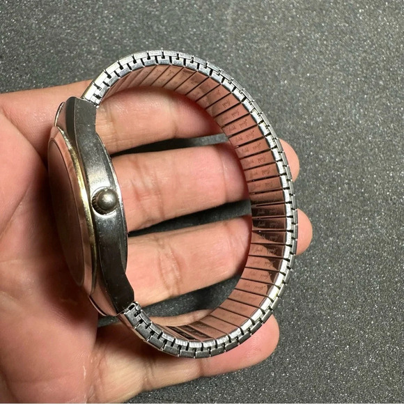 precision by gruen Mens Watch Diamond Quartz GP402MN Black Dial Silver Working - Picture 7 of 7